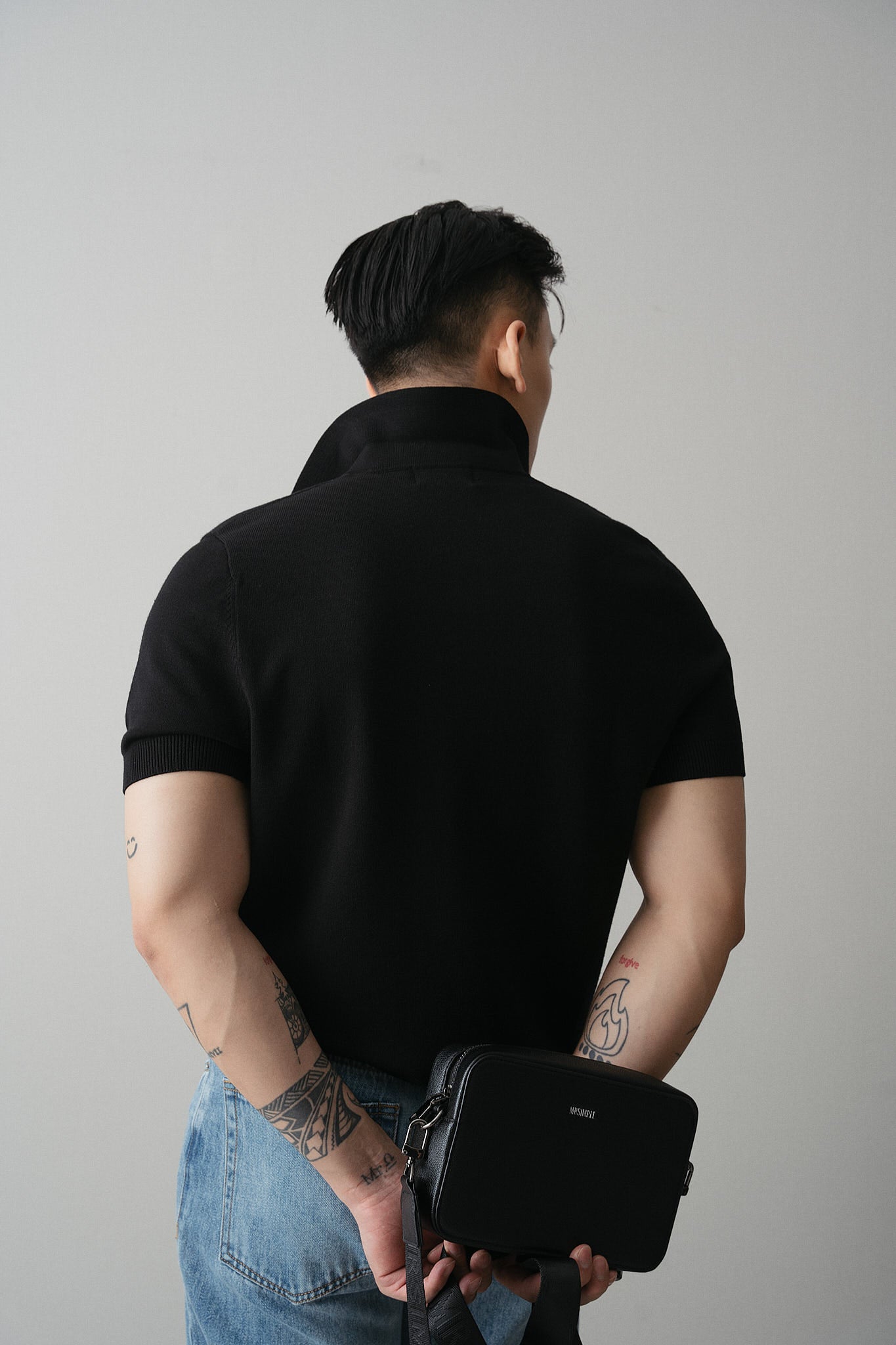Áo thun có cổ dệt kim
