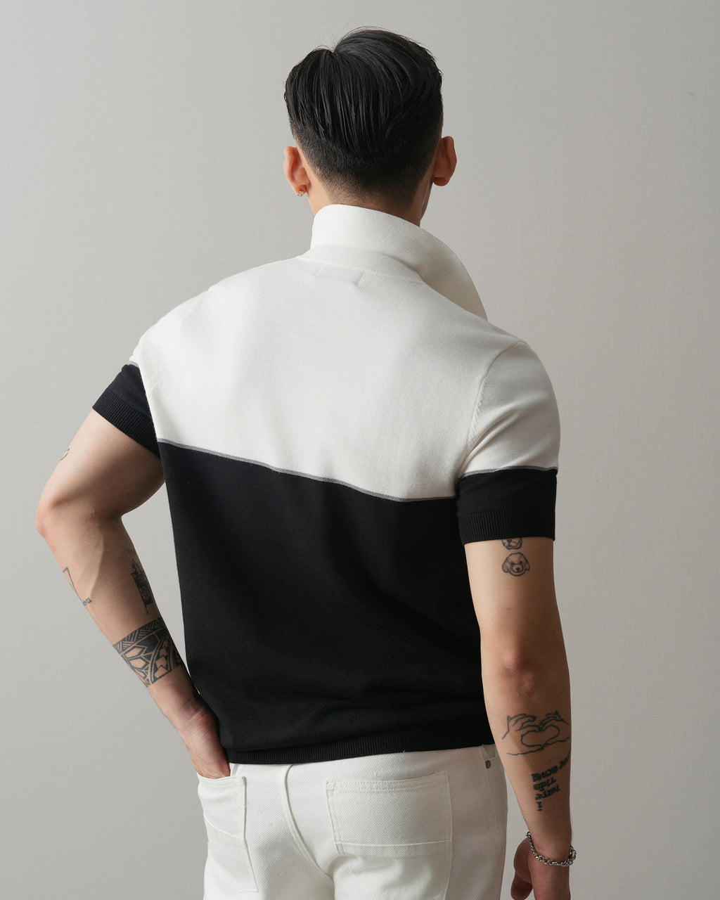 Áo thun có cổ dệt kim
