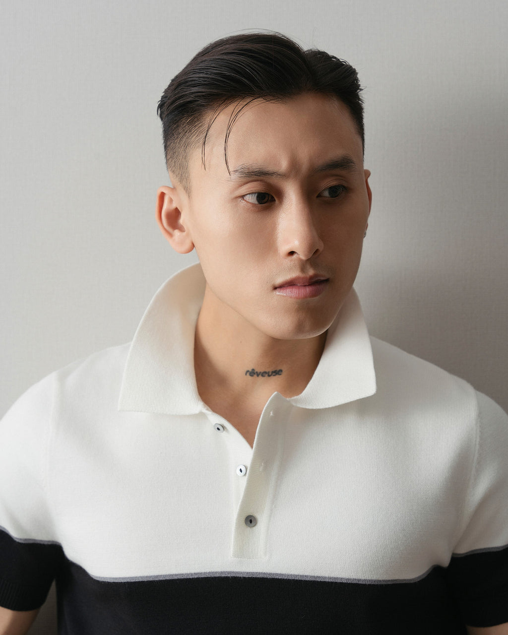 Áo thun có cổ dệt kim