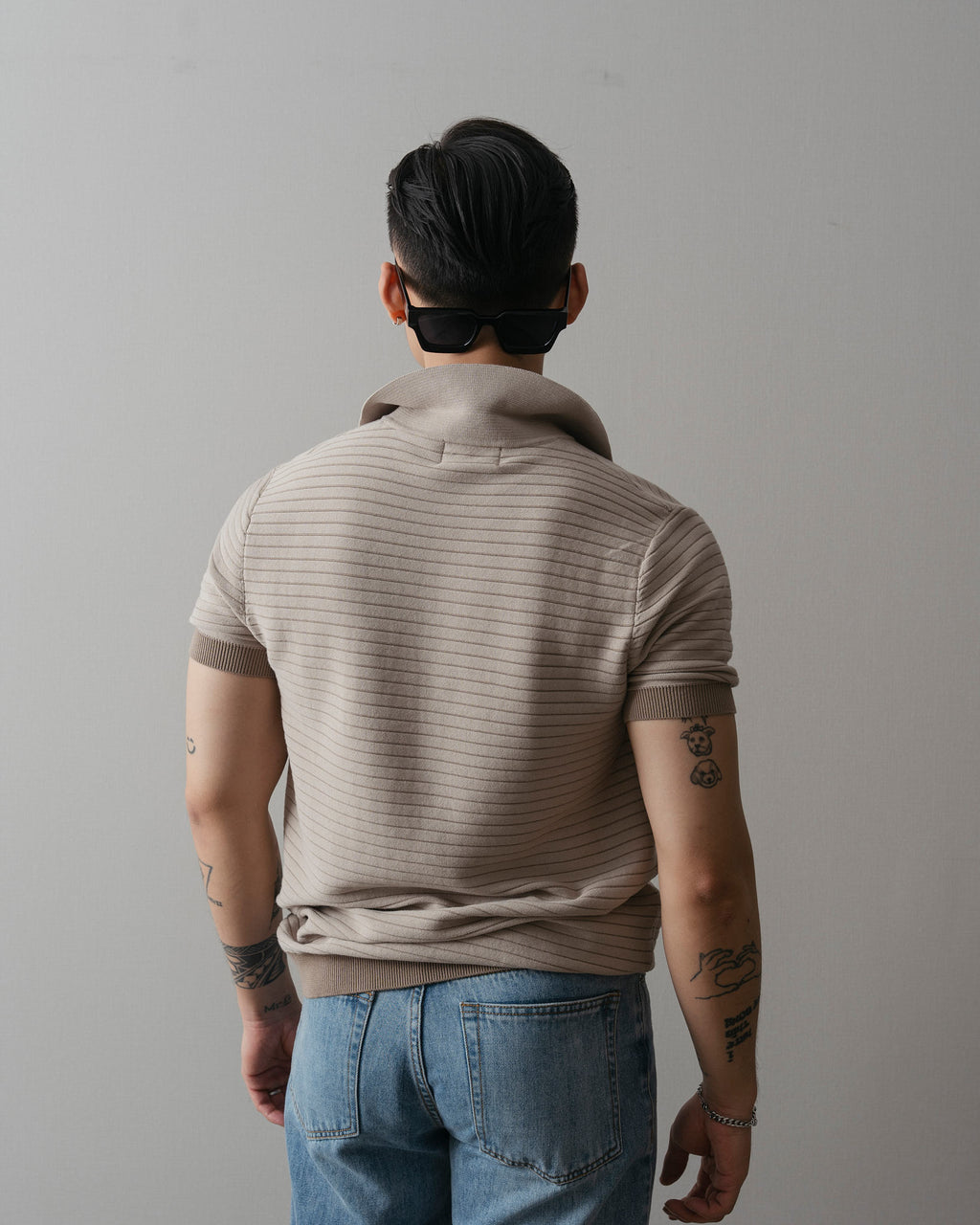 Áo thun có cổ dệt kim