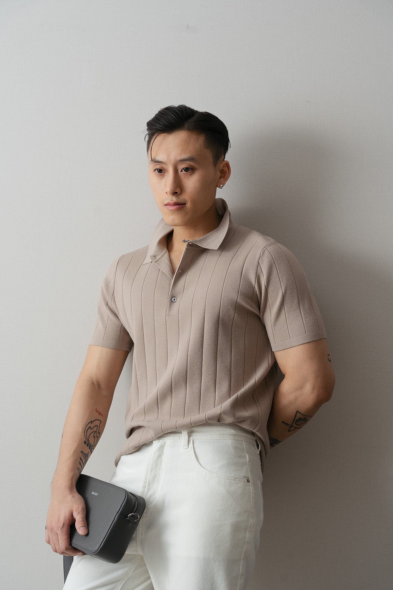 Áo thun có cổ dệt kim