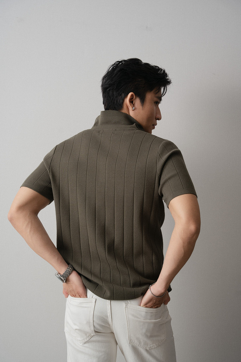 Áo thun có cổ dệt kim