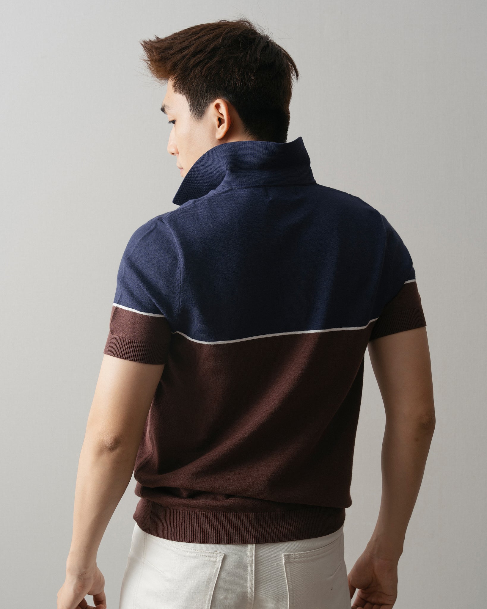 Áo thun có cổ dệt kim