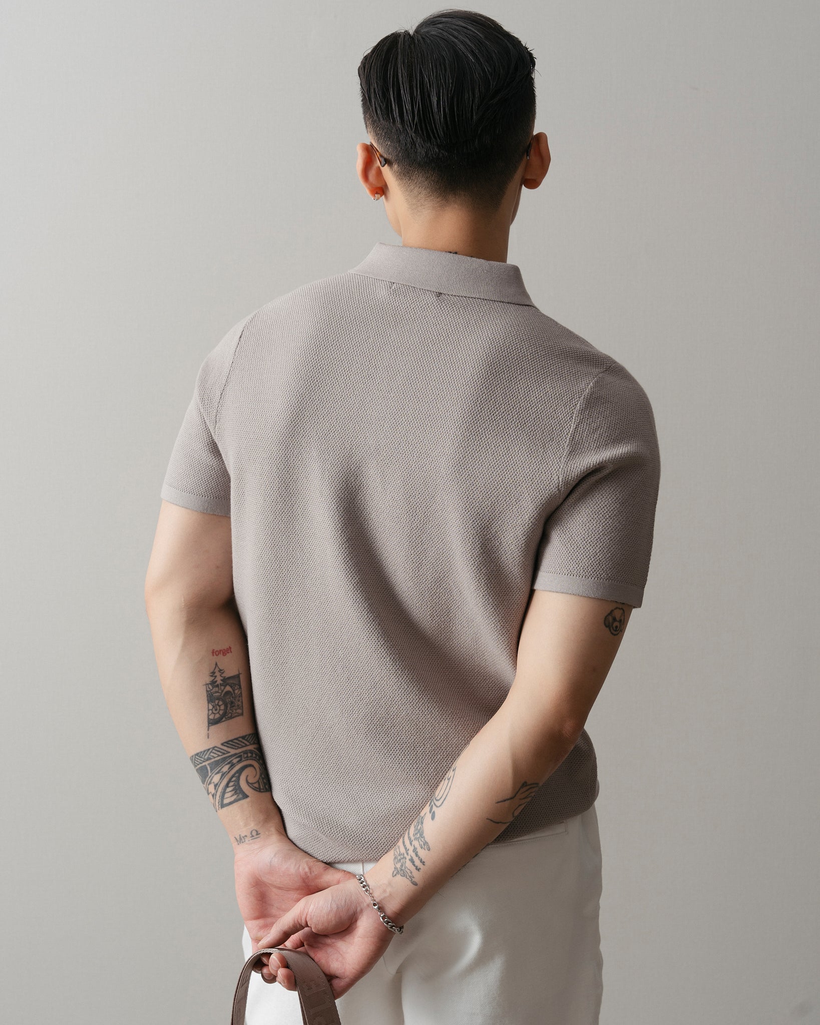 Áo thun có cổ dệt kim