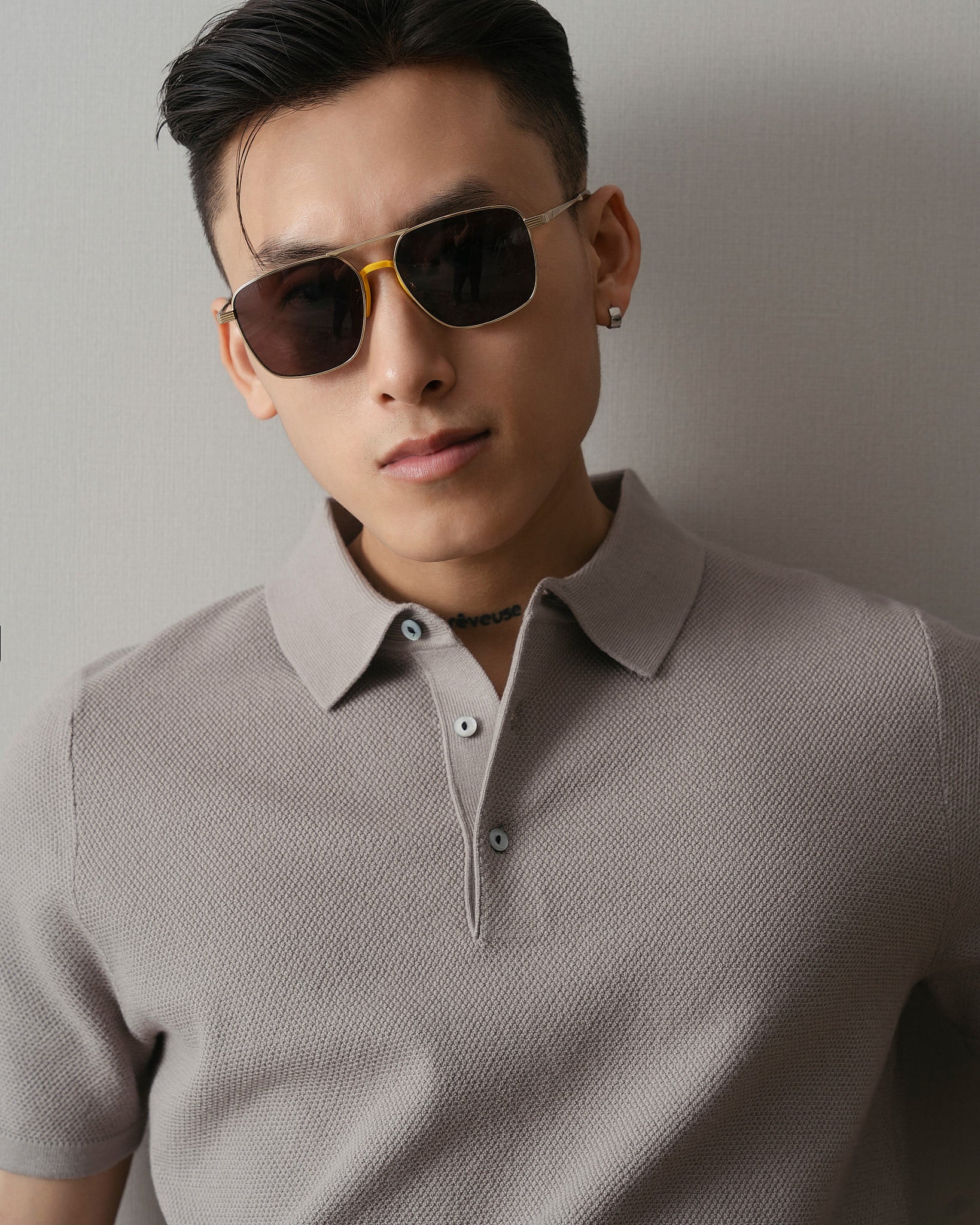 Áo thun có cổ dệt kim