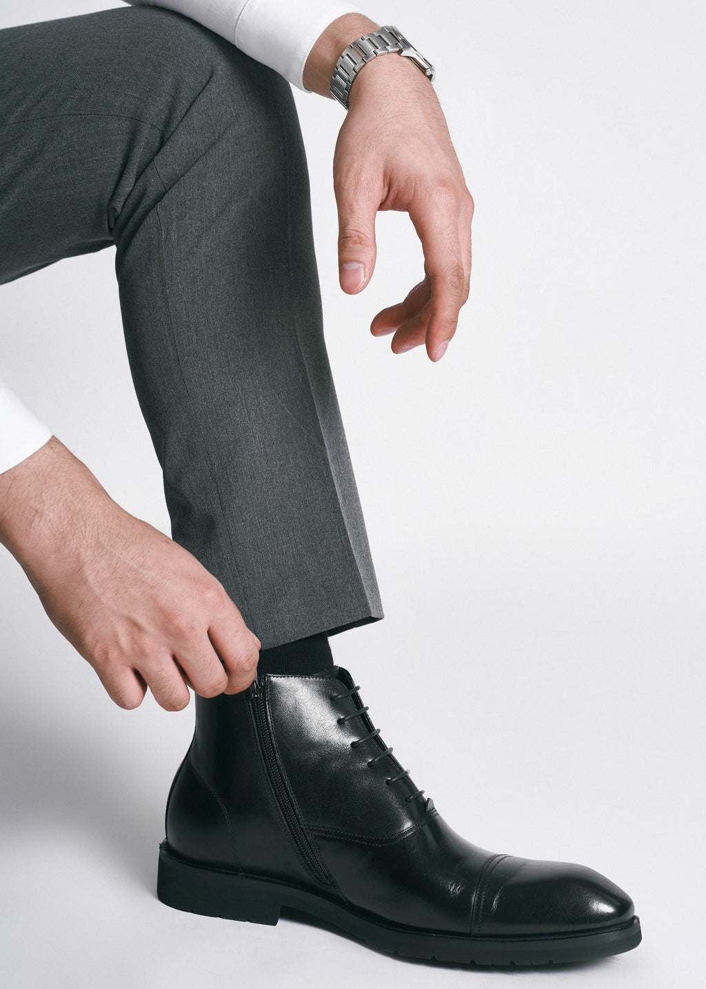 Giày Boots đen có viền