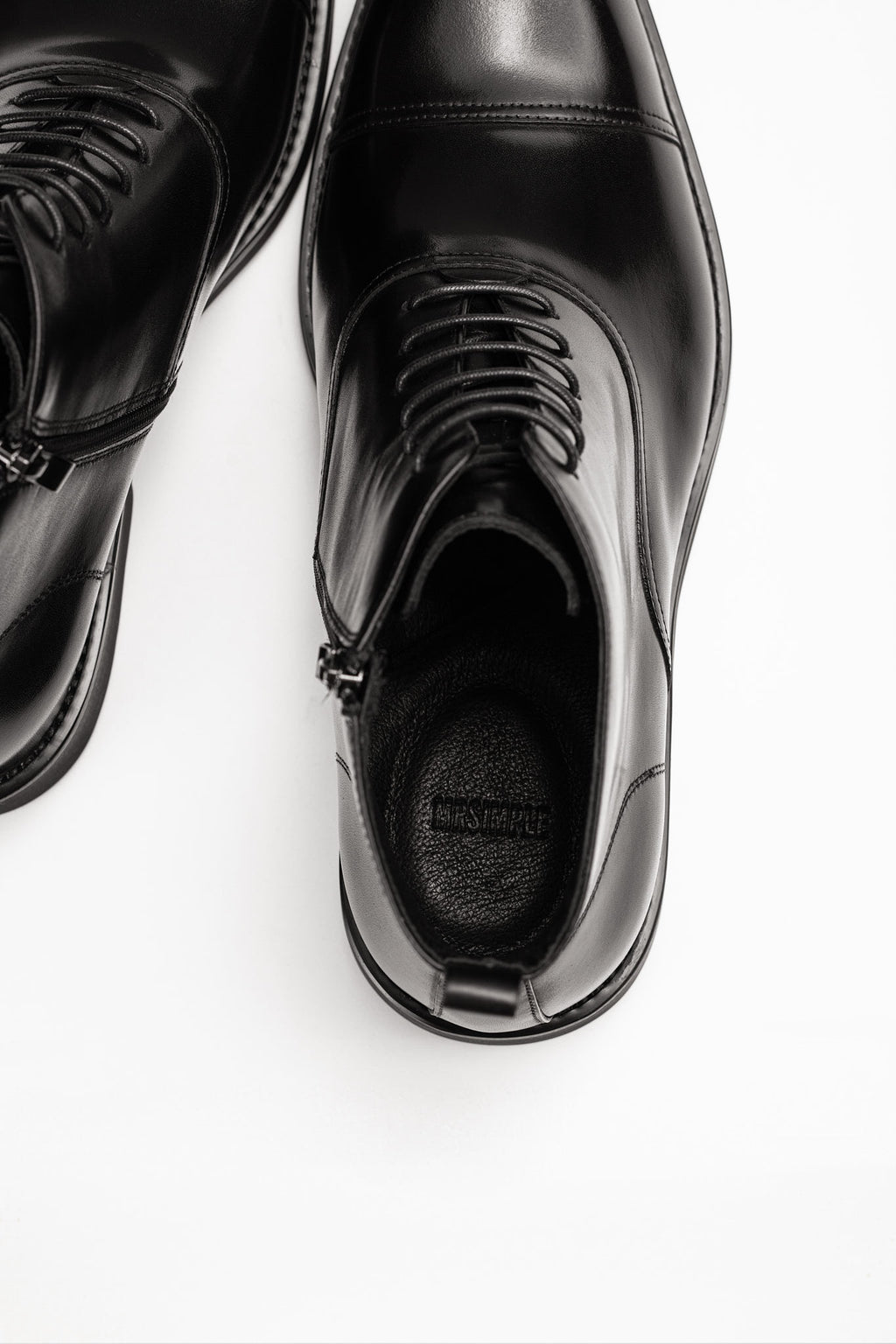 Giày Boots đen có viền