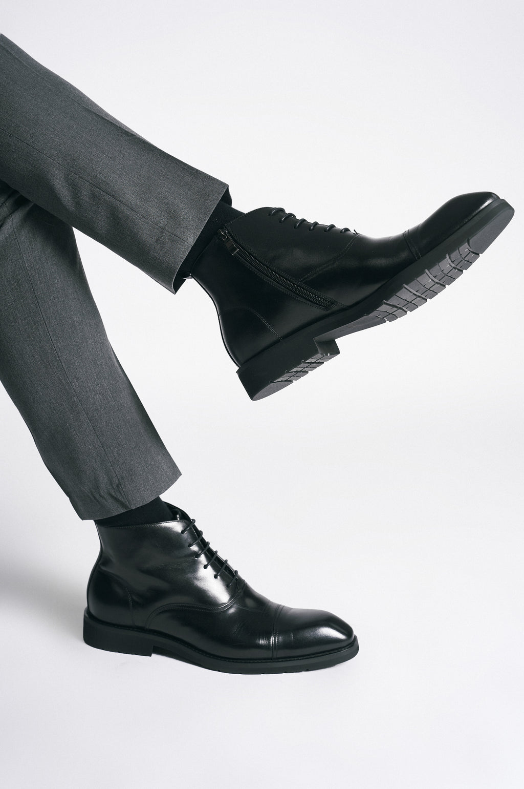 Giày Boots đen có viền
