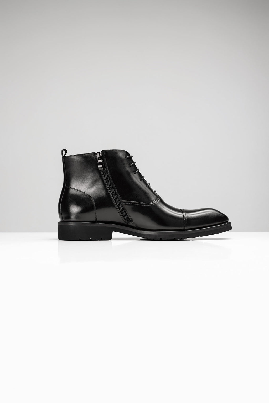 Giày Boots đen có viền