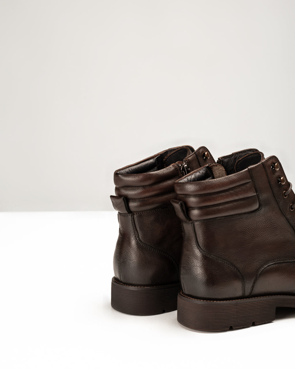 Giày Boots đen có viền
