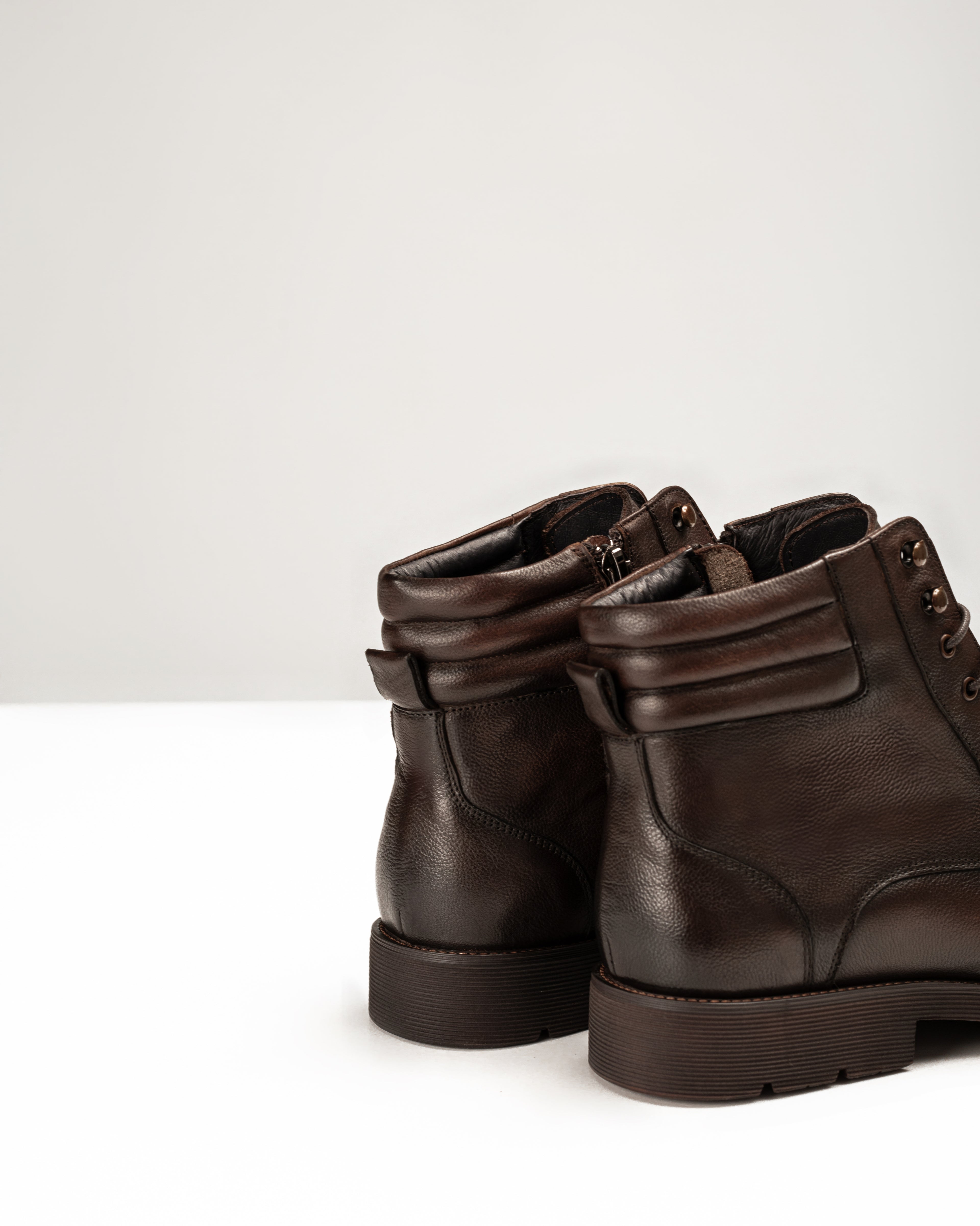 Giày Boots đen có viền