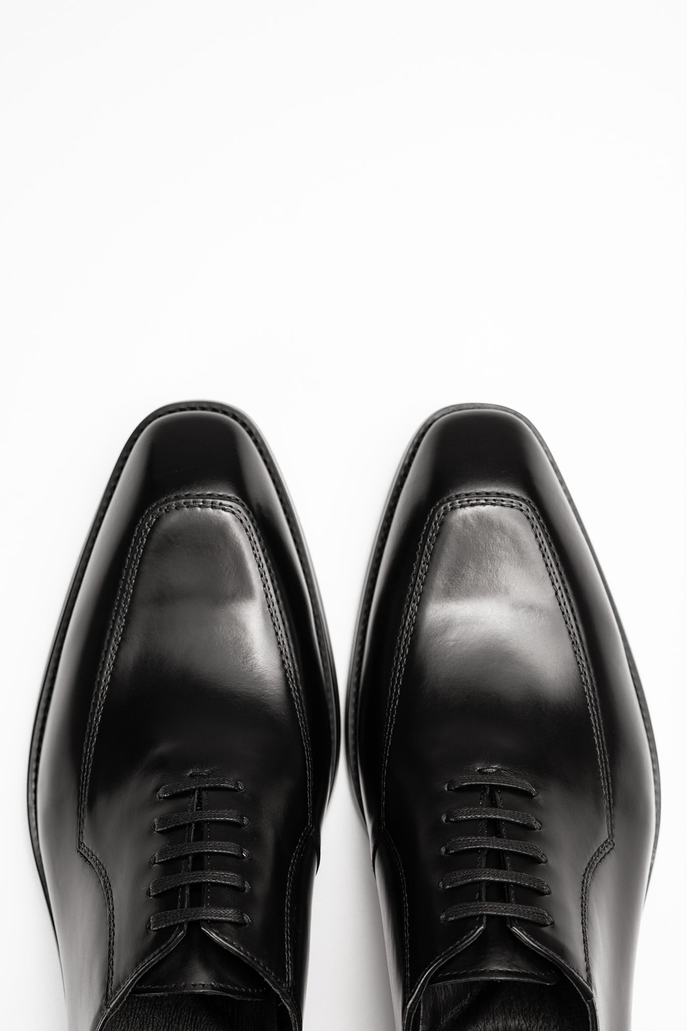 Giày Oxford đen có viền