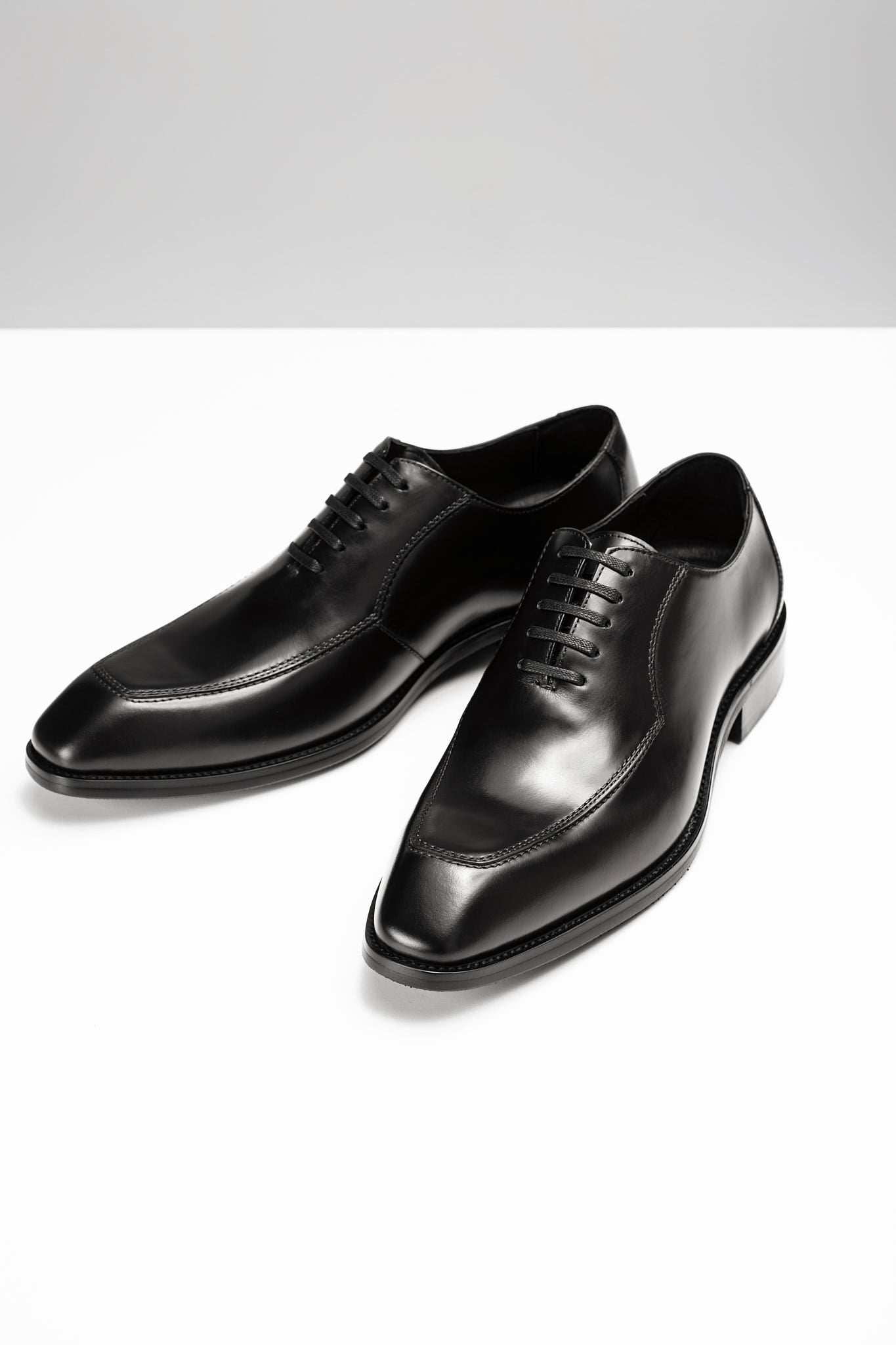 Giày Oxford đen có viền