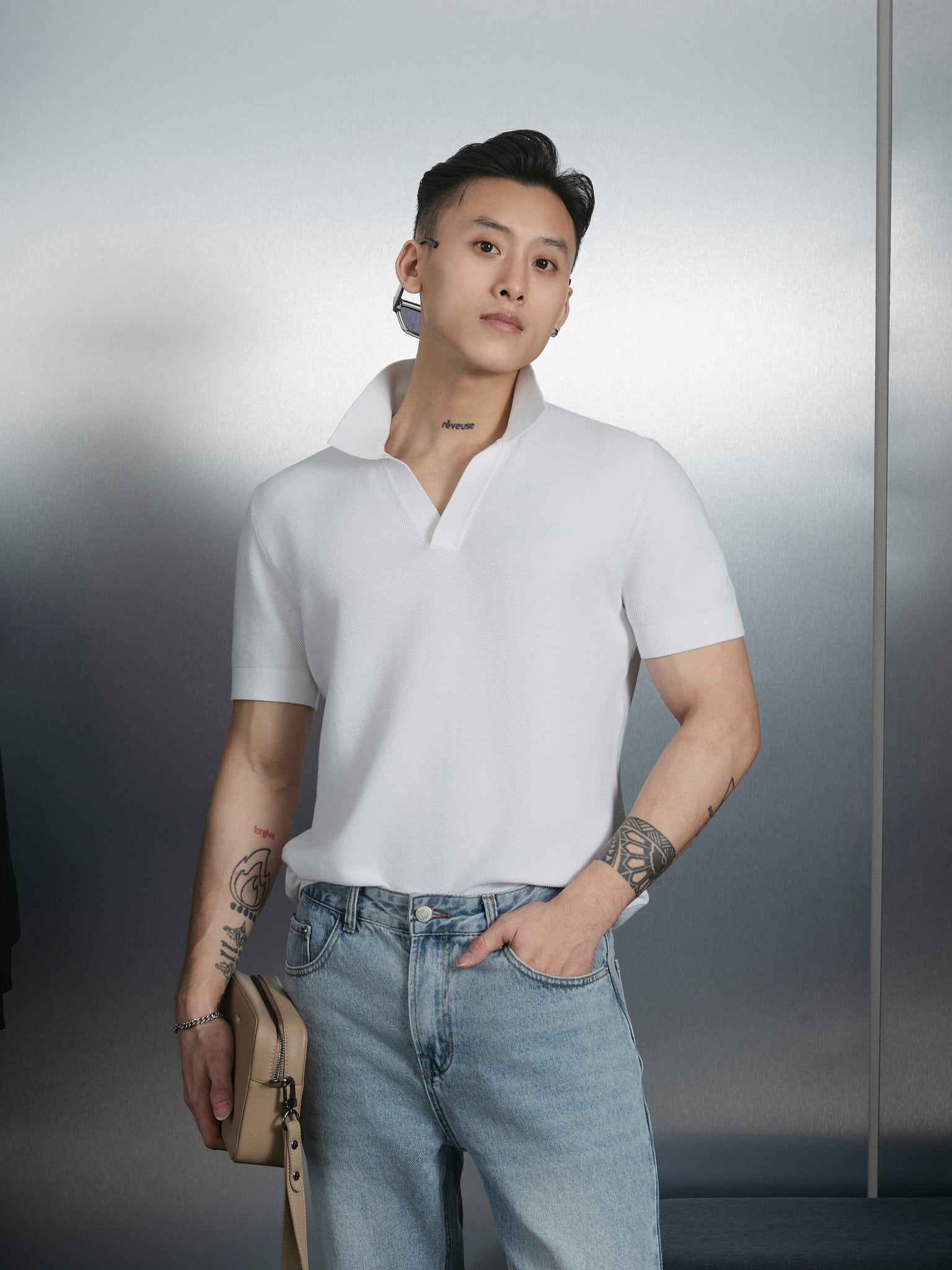 Áo thun có cổ dệt kim