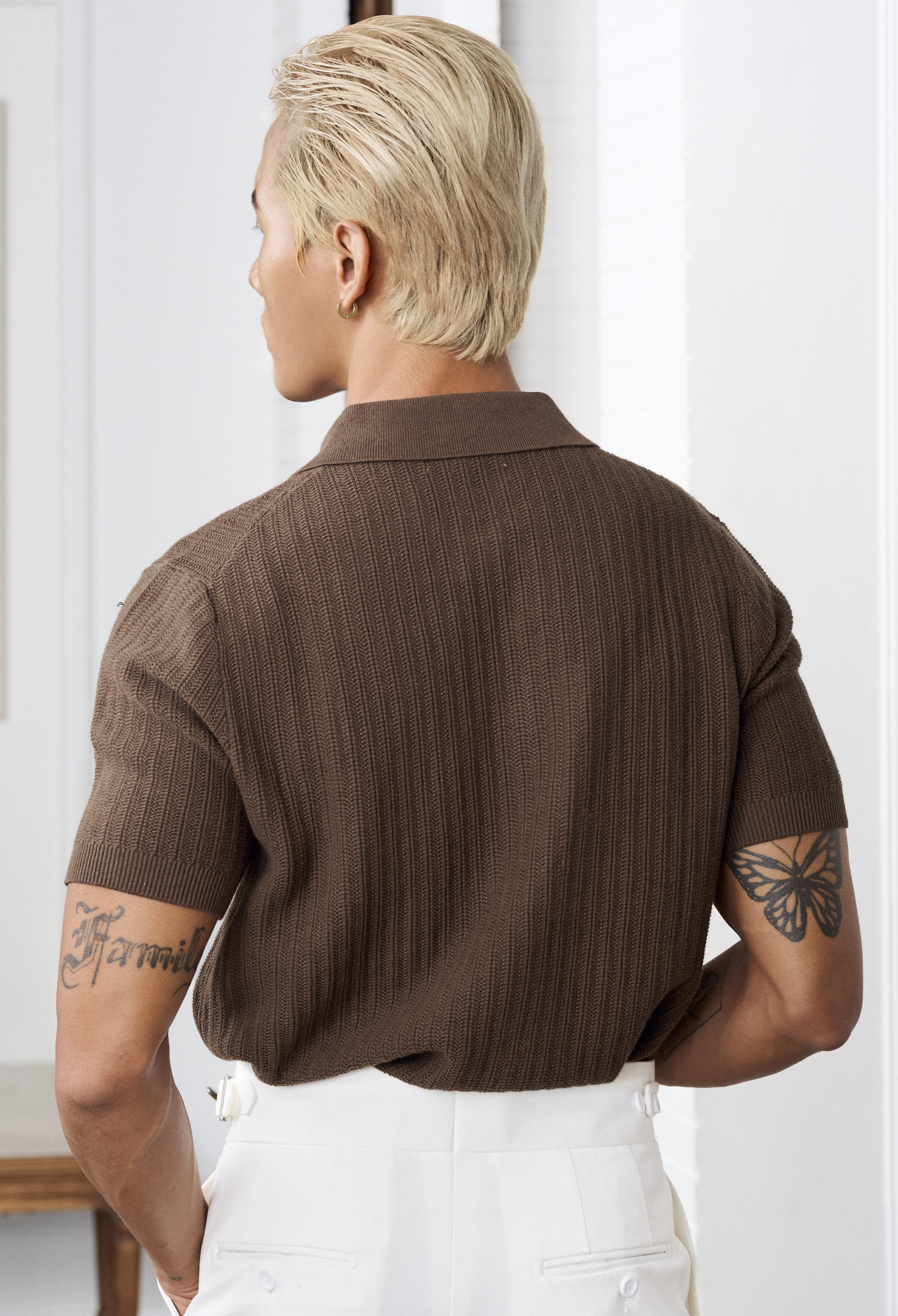 Áo thun có cổ dệt kim