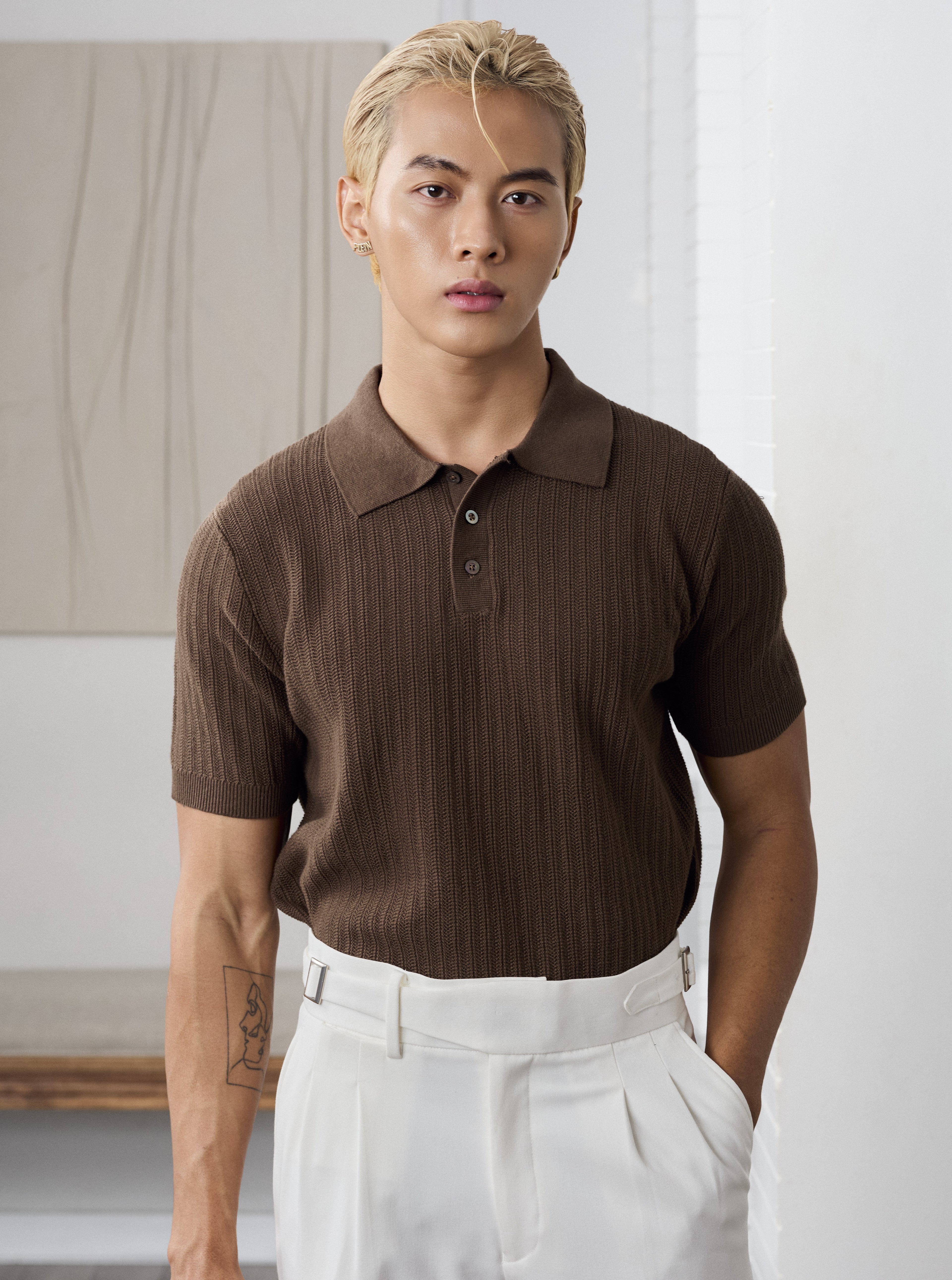 Áo thun có cổ dệt kim